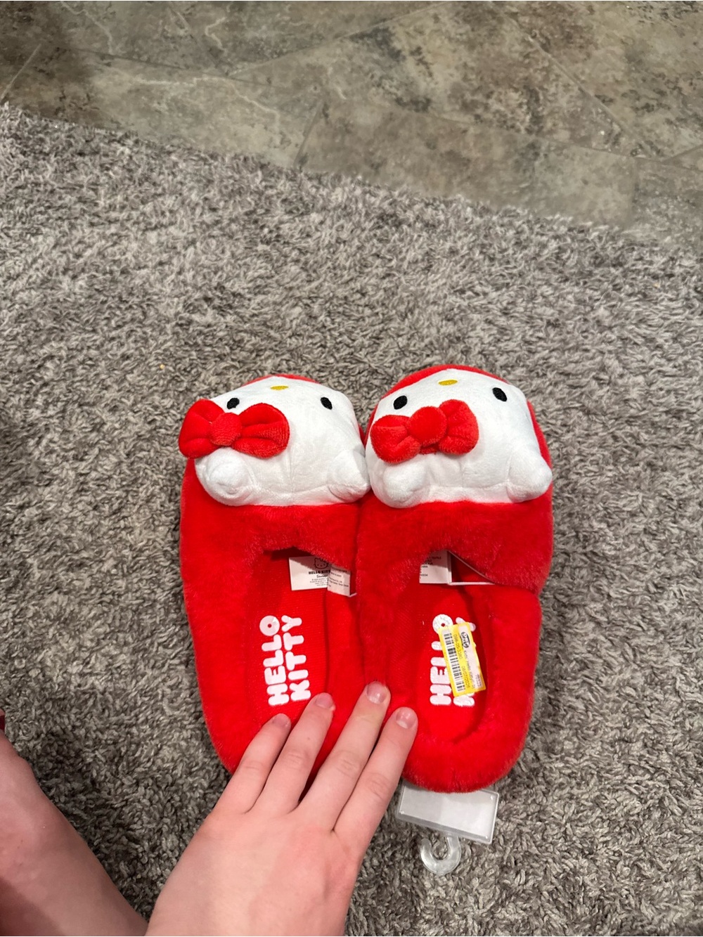 🐻Hello Kitty Kids Red Plush Slippers